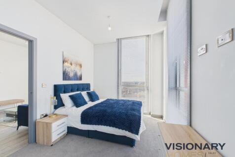 CAM03522G0-PR0229-STILL009