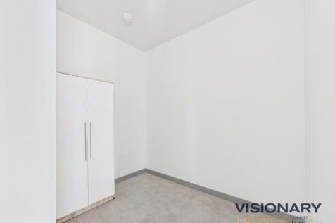 CAM03522G0-PR0229-STILL003