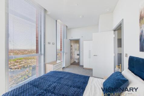 CAM03522G0-PR0229-STILL010