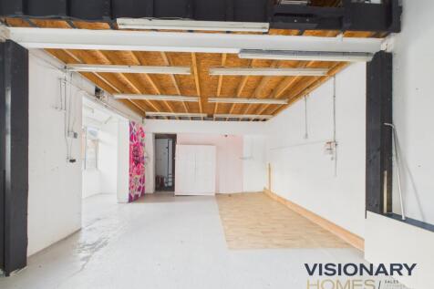 CAM03522G0-PR0228-STILL006