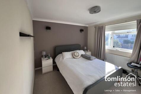 2 Bedroom first floor maisonette