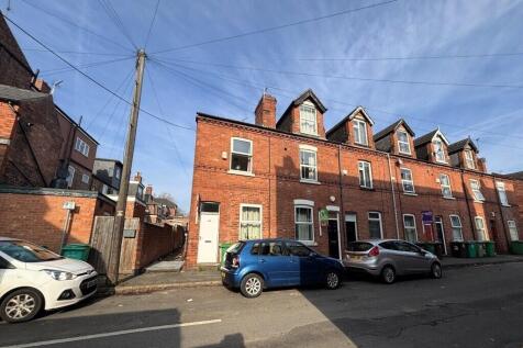 3 Bedroom end terrace house - HMO