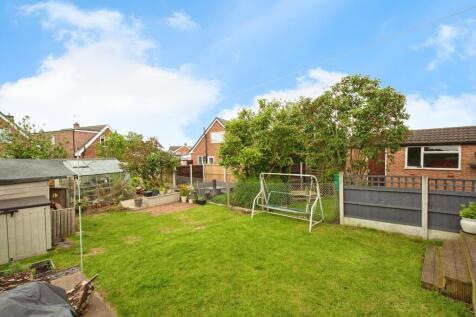 Rear garden 13 St...