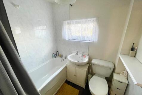 Bathroom.jpg