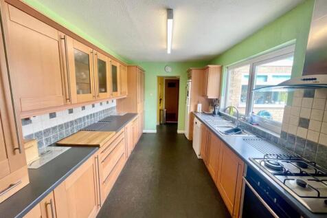 Kitchen 1.jpg