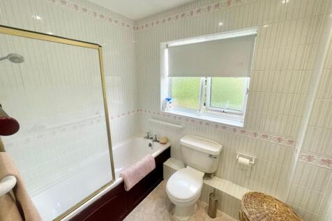 Bathroom.jpg