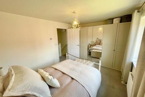 Bedroom 1.jpg
