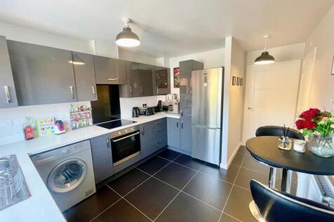 Kitchen 2.jpg