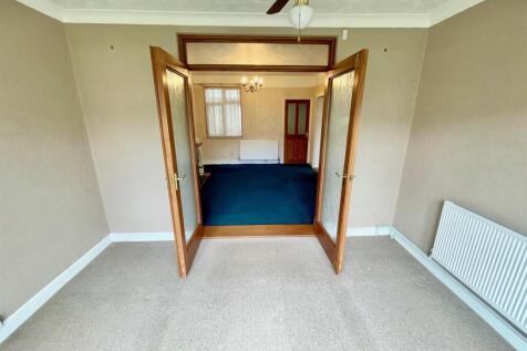 Family Room.jpg