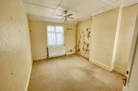 Bedroom 2.jpg