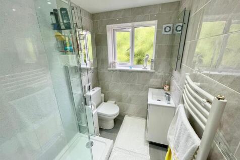 Shower Room.jpg