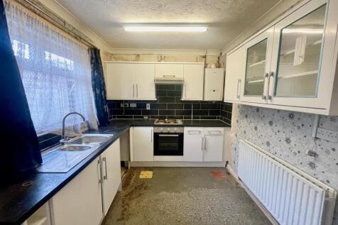 Kitchen 2.jpg