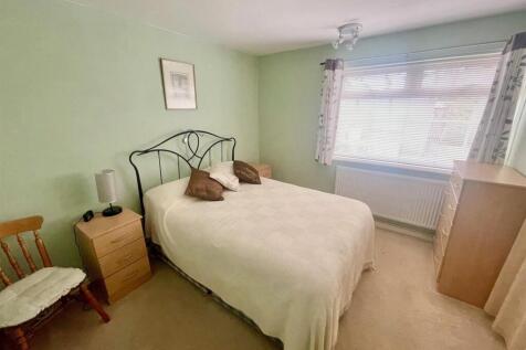 Bedroom 1.1.jpg