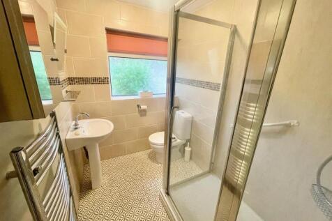 Shower Room 2.jpg