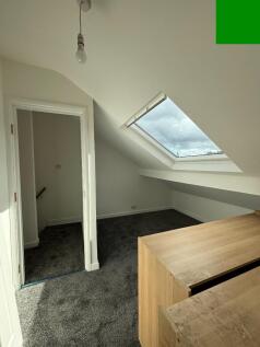 Attic bedroom (front