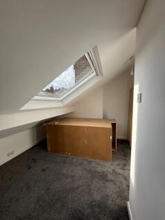Attic bedroom (front
