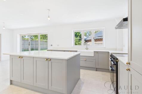 Kitchen / Dining Area