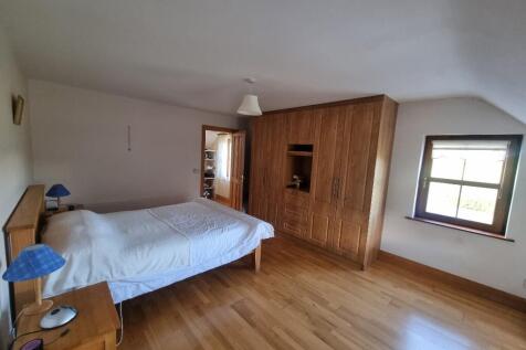 Master Bed 1st Floor