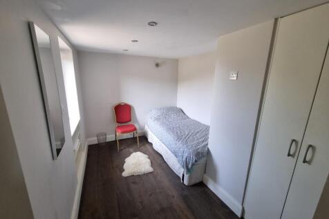 Studio Bed 2