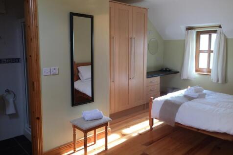 Master Bed En Suite