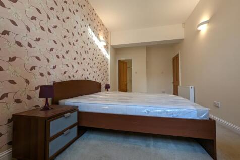 Main bedroom 2