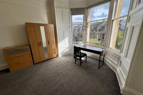 1st bedroom 3