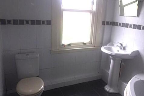 31 Whitecraigs Gardens Bathroom