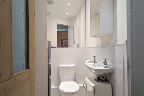 Shower room 4