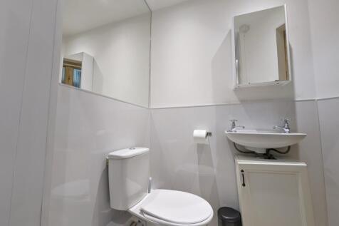 Shower room 2