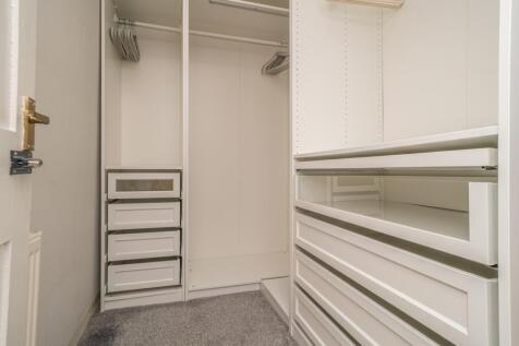 Walk-In Wardrobe