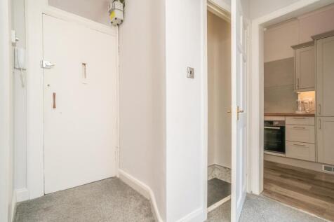 Hallway1_1