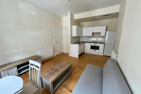 Lounge and Kitchen 1