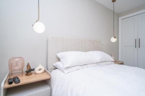 Main Bedroom1_6