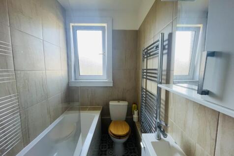 BathroomFrontOnIMG_8210