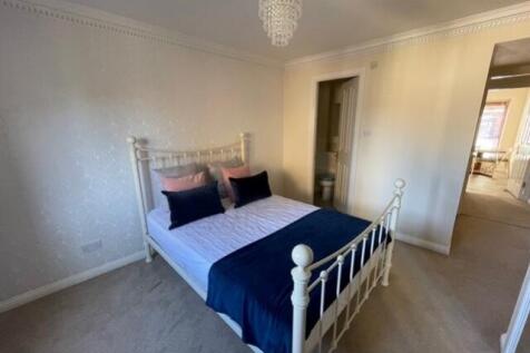 MainBedroomToDoorway