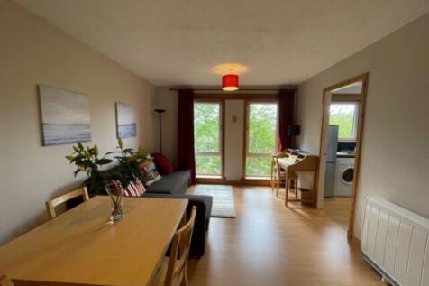 LoungeFromHallwayEntrance