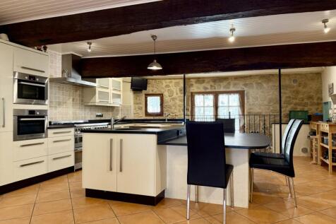 Property Image 8