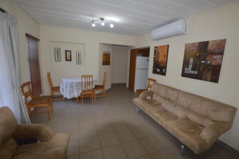 Open plan lounge &amp; dining room