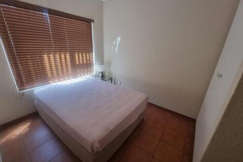 Guest bedroom 1