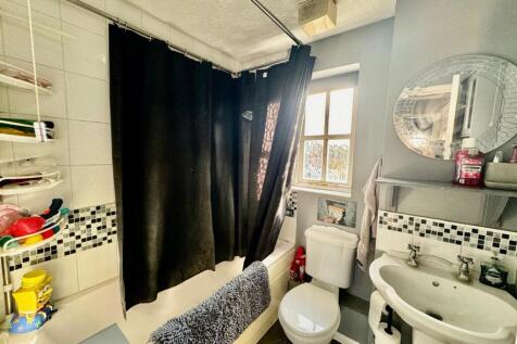 Main bathroom