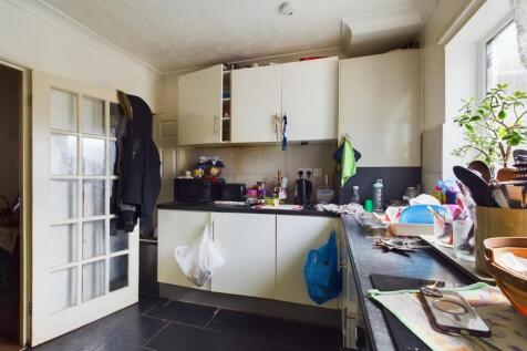 Kitchen pic 2