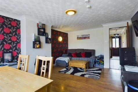 Flat 6, May Court (23).jpg