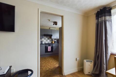 Flat 6, May Court (27).jpg