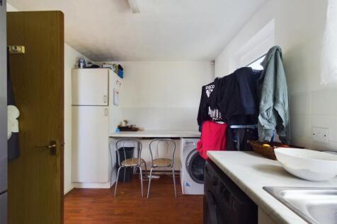 Kitchen (3).jpg