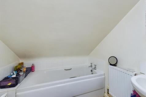 Bathroom.jpg