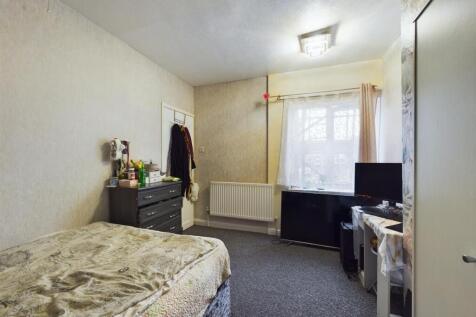 Bedroom 2 (3).jpg