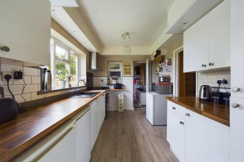 Kitchen 1.jpg