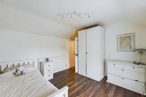 Bedroom 2 (pic 2).jpg