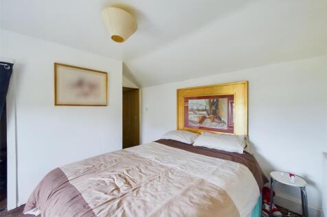 Bedroom 3 (pic 2).jpg