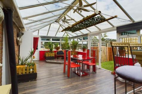 Sunroom 3.jpg